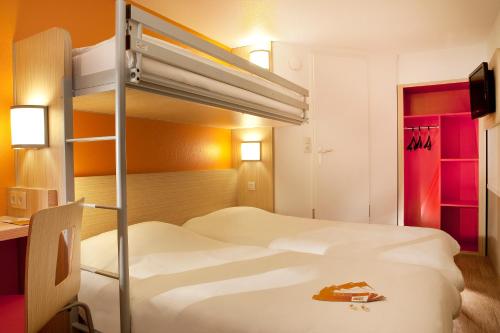 Premiere Classe Charleville Mezieres : Hotel near Quilly
