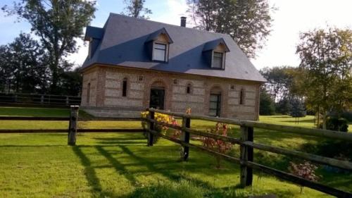 Domaine de Janville : Bed and Breakfast near Le Mesnil-Durdent