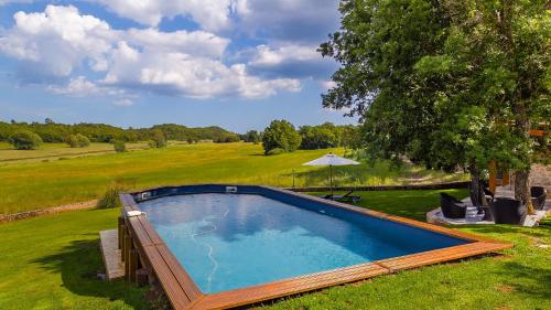 La Tour d'Enguernes : Bed and Breakfast near Montmeyan