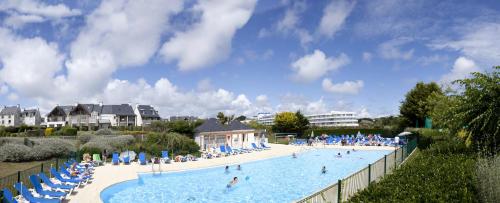 Résidence Pierre & Vacances Port du Crouesty : Guest accommodation near Locmariaquer