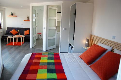 Les Chambres du Club Vert : Guest accommodation near Saint-Vincent-le-Paluel