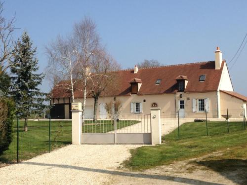 B&B Les Balcons d'Ailleurs : Bed and Breakfast near Vierzon