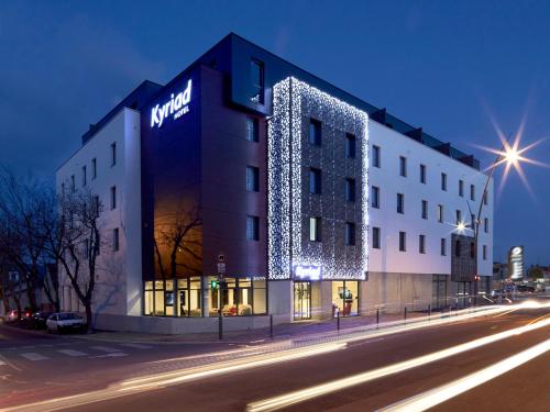 Kyriad Troyes Centre : Hotel near Les Grandes-Chapelles