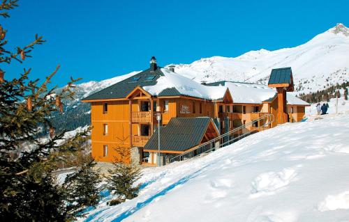 Résidence Odalys Belle Vue : Guest accommodation near Les Chavannes-en-Maurienne