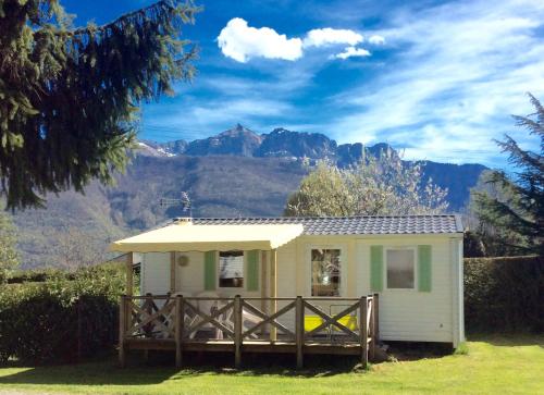 Camping Le Verger Fleuri : Guest accommodation near Entrevernes