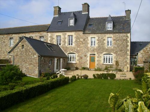 Manoir St Ambroise : Bed and Breakfast near Pontrieux