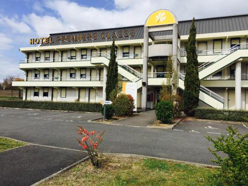 Premiere Classe Nevers Varennes Vauzelles : Hotel near Saint-Hilaire-de-Gondilly