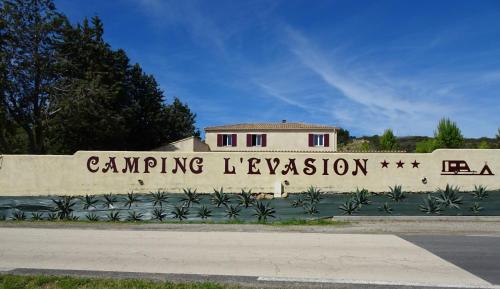 Camping L'Evasion : Guest accommodation near Cabrières