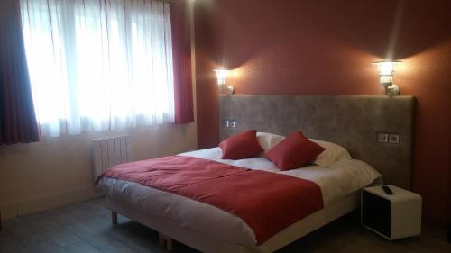 Oyonnax Bellignat Appart Hotel : Apartment near Les Bouchoux
