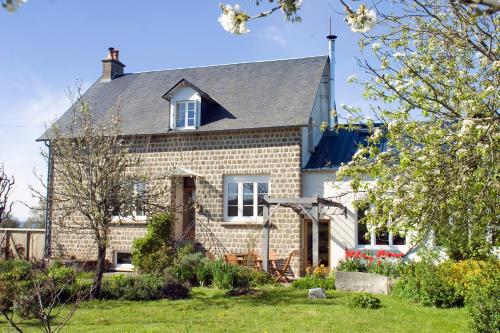 La Nesliere Chambres d'Hôtes Biologique : Bed and Breakfast near Le Mesnil-Rainfray