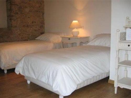 Rental Gite Blanc : Guest accommodation near Théhillac