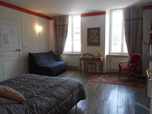 AMBIANCES chambres d 'hôtes : Bed and Breakfast near La Celle-sous-Chantemerle
