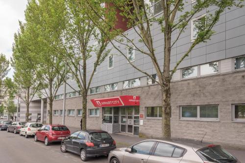 Appart'City Lille - Euralille : Guest accommodation near Marquette-lez-Lille