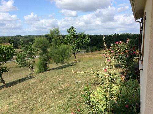 Chambre d'hôtes à monbazillac : Bed and Breakfast near Bouniagues