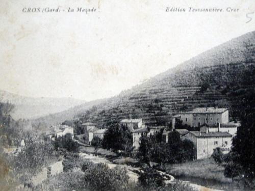 le refuge des pots rouges : Guest accommodation near Moulès-et-Baucels