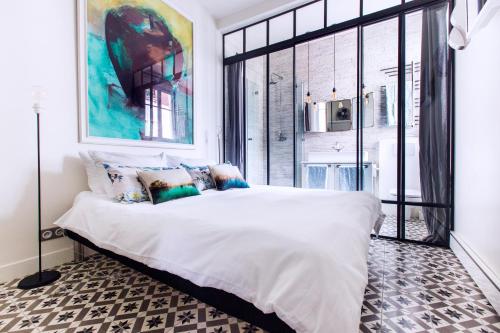 Romantic Artist Room Montmartre Bed & Breakfast : Bed and Breakfast near Paris 18e Arrondissement