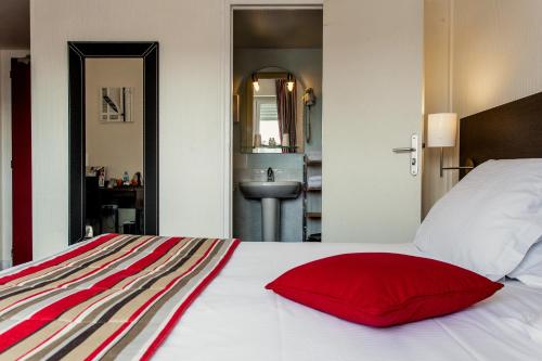 Comfort Hotel de l'Europe Saint Nazaire : Hotel near Donges