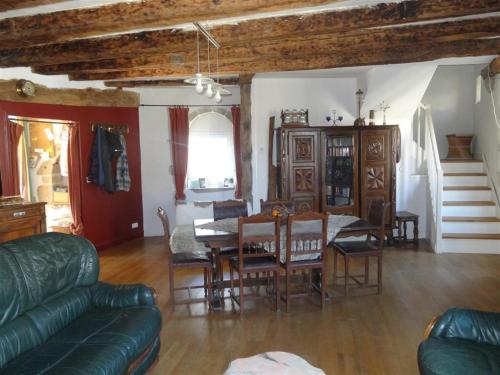 Townhouse St Jacques : Guest accommodation near Saint-Yrieix-la-Montagne