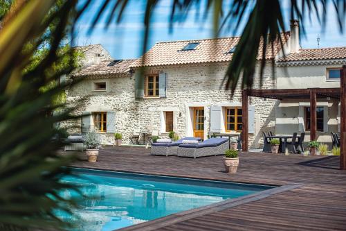 Les Champs de Provence : Bed and Breakfast near Montségur-sur-Lauzon