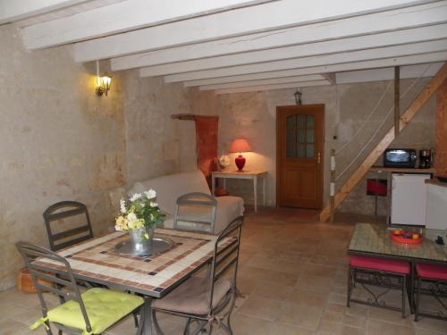 Gîte ANIS : Guest accommodation near Villars-en-Pons