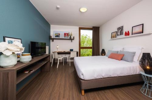 Ténéo Apparthotel Bordeaux Maritime : Guest accommodation near Carbon-Blanc