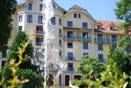Terres de France - Appart'Hotel le Splendid : Guest accommodation near Allevard