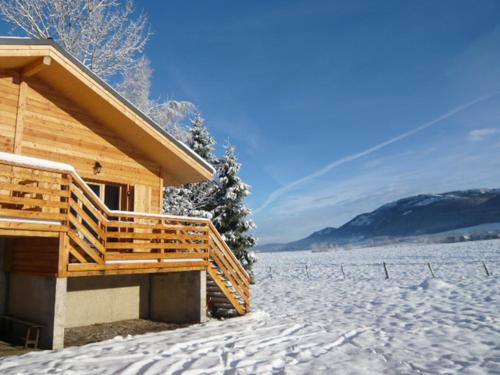 Chalet les Bruyères : Guest accommodation near Rovon