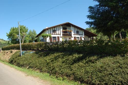 Chambres d'hôtes Esponde Marie-Jeanne : Bed and Breakfast near Bustince-Iriberry