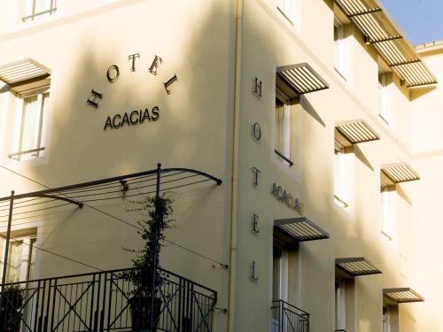 Hôtel Acacias : Hotel near Fourques
