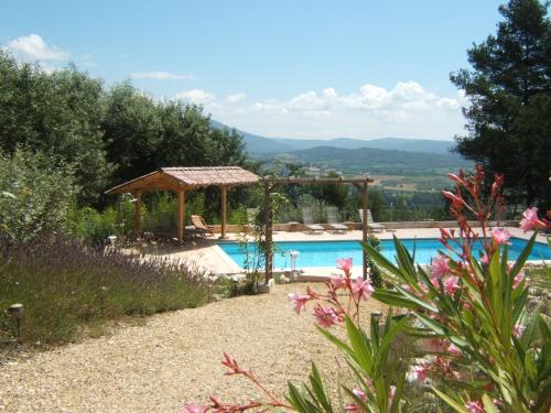 Les Cerises : Bed and Breakfast near Gargas