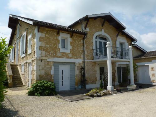 Le Chalet des Vignes : Bed and Breakfast near Sadillac