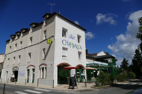 Logis Le Champalud : Hotel near La Chapelle-Basse-Mer