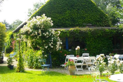 La Claye des champs : Bed and Breakfast near Baguer-Pican