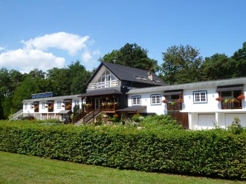 Citotel Hotel Restaurant Les Pins : Hotel near Oberdorf-Spachbach