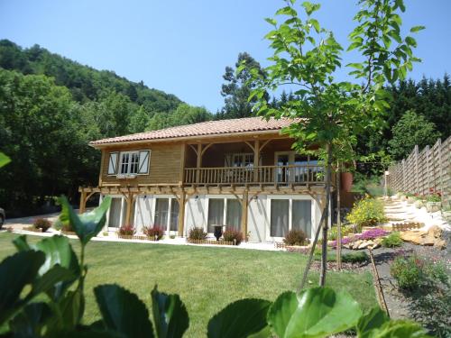 Le Papillon Magique : Bed and Breakfast near Escouloubre