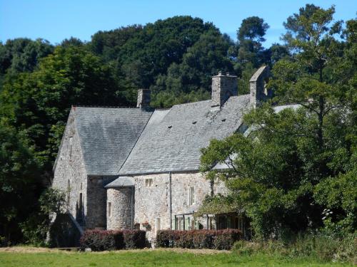 Prieure St Pierre de La Luthumiere : Bed and Breakfast near Bricquebec