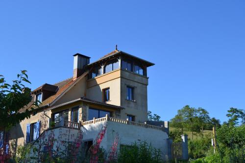 Gite de la Maison Bleue : Guest accommodation near Savigny-sur-Grosne