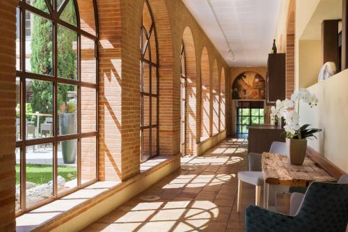 Abbaye des Capucins Spa & Resort - BW Premier Collection : Hotel near Corbarieu