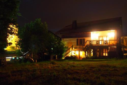 Chez Julie : Bed and Breakfast near Neuvecelle
