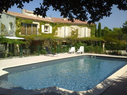 Gîte Luberon 6 personnes avec piscine : Guest accommodation near Pernes-les-Fontaines