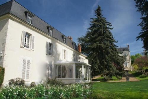 Maison d'hôtes - Domaine de La Thiau : Bed and Breakfast near La Chapelle-sur-Aveyron