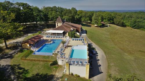 Résidence Les Hauts de Marquay : Guest accommodation near Marcillac-Saint-Quentin