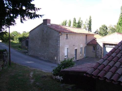 Les Charmes De Castellariis : Guest accommodation near La Flocellière