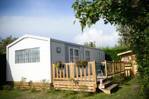 Camping La Foret : Guest accommodation near Airon-Saint-Vaast