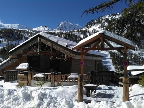 Le Lodge Isola 2000 : Bed and Breakfast near Isola