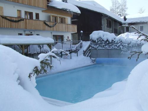 Loc'Hotel Alpen Sports : Guest accommodation near Les Gets