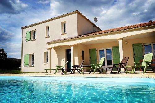 Villa Thouarsais : Guest accommodation near Saint-Martin-des-Fontaines