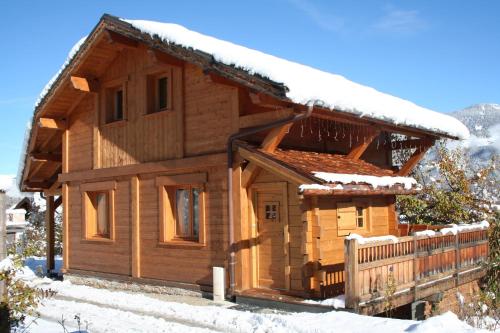 Chalet La Fée des Neiges : Guest accommodation near Les Allues