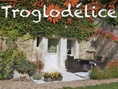 Troglodelice : Bed and Breakfast near Villaines-les-Rochers