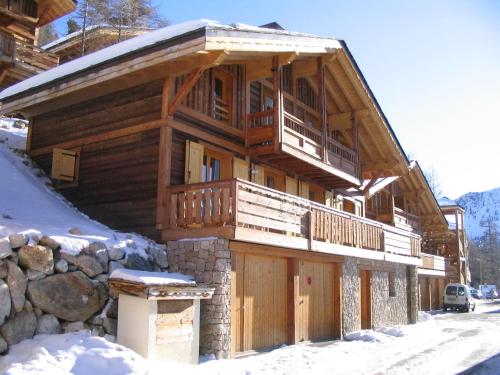 SCI Chalet Dempure : Guest accommodation near Isola